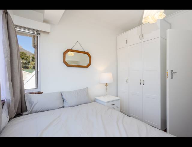 1 BEDROOM FLAT TO LET IN GARDENS